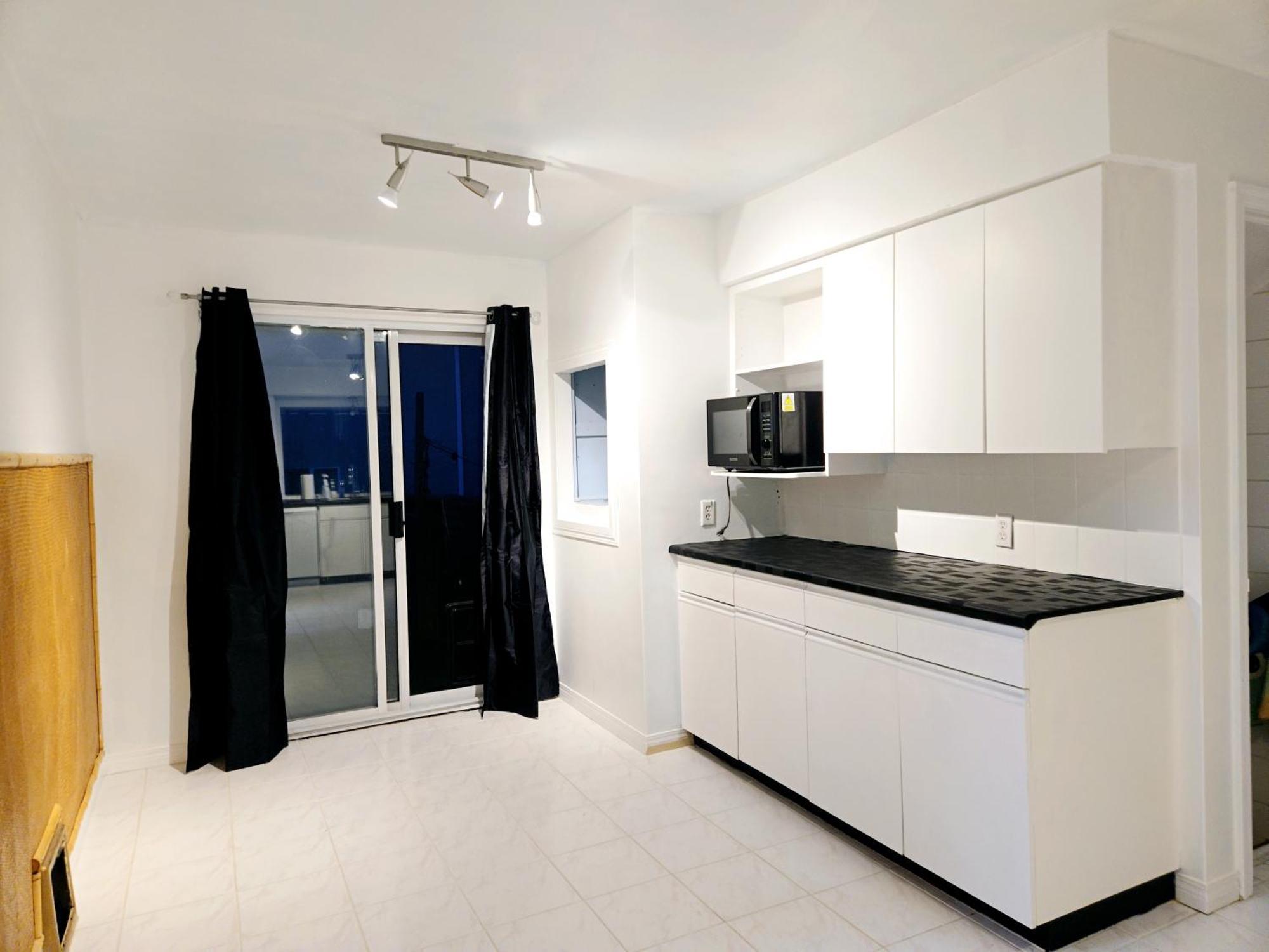 Lovely Cozy Room! With Attached Private Bath In The Heart Of Vancouver! Private Parking & Self Check-In! Екстериор снимка